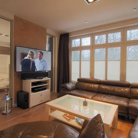 Cruiseline Lounge Apartment *