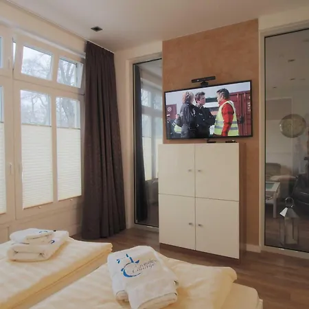 Cruiseline Lounge Apartment