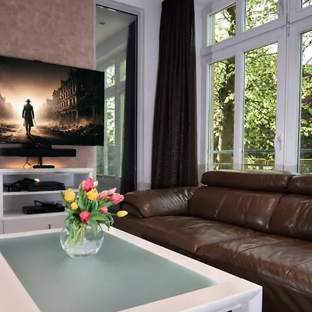 Cruiseline Lounge Apartment *