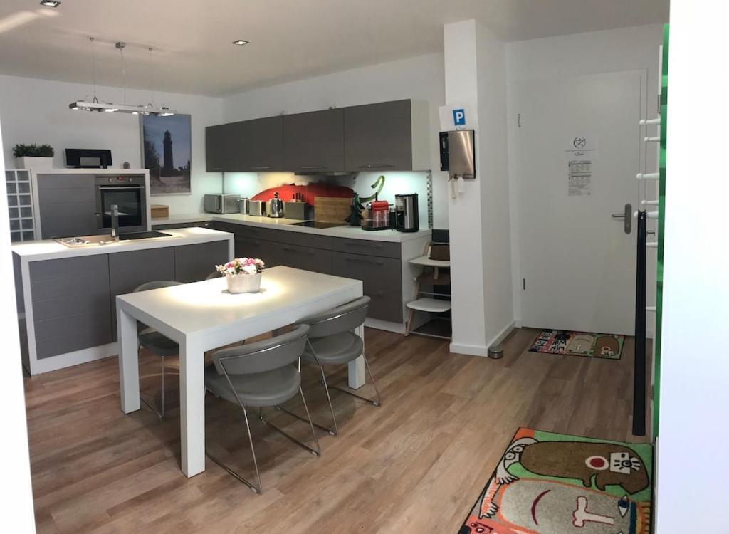 Apartment Beachside Haven: Exclusive Warnemünde With Sauna *