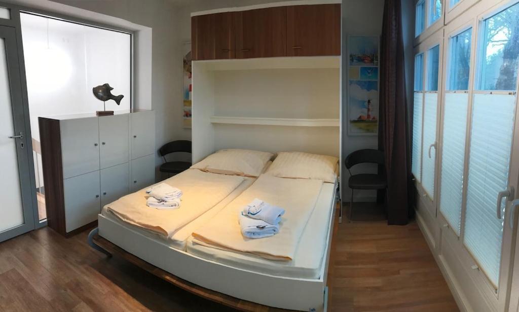 Apartment Beachside Haven: Exclusive Warnemünde With Sauna Rostock